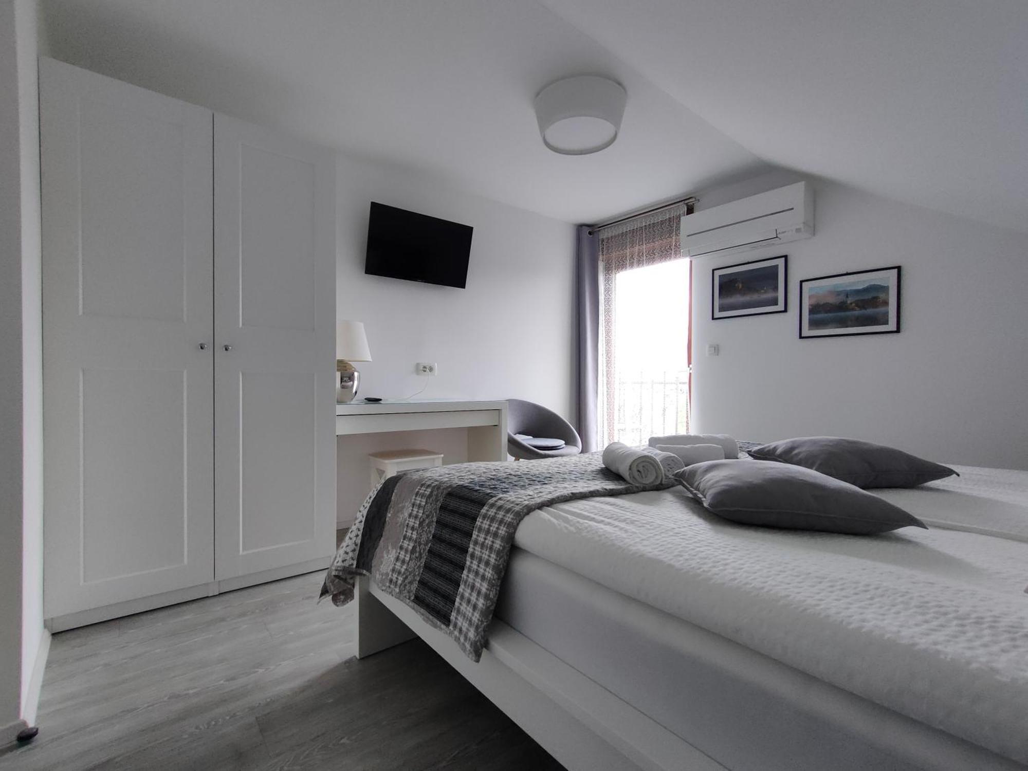 Apartments & Rooms Aleksandra Μπλεντ Εξωτερικό φωτογραφία